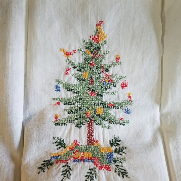 2 -TWO Vintage Lillian Vernon Christmas Tree Guest Towels Cross Stitch Bathroom - Picture 6 of 17